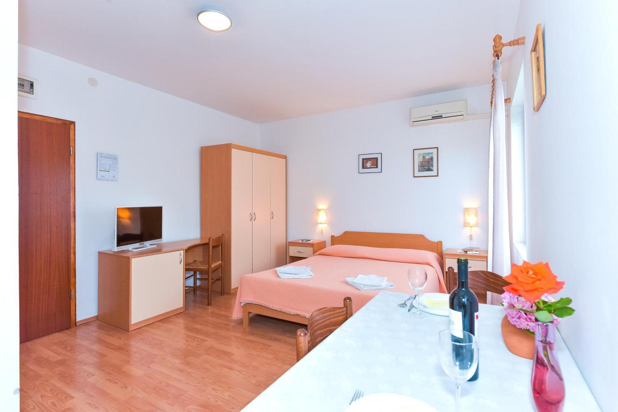 Apartments Adria Biograd Na Moru Habitación foto